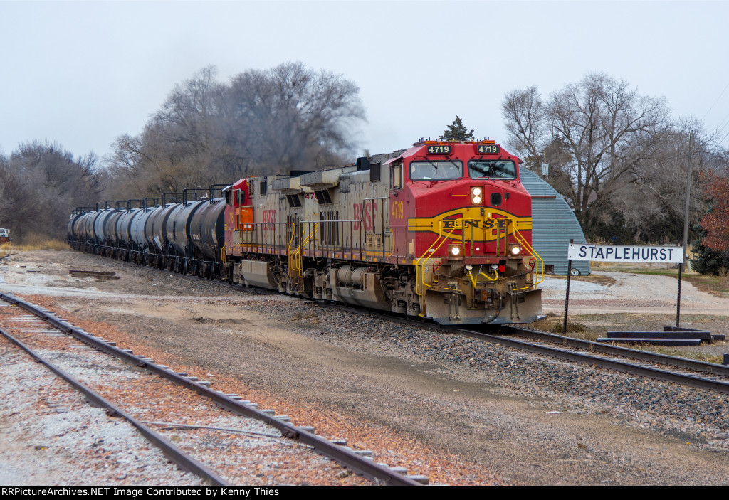 BNSF Warbonnets